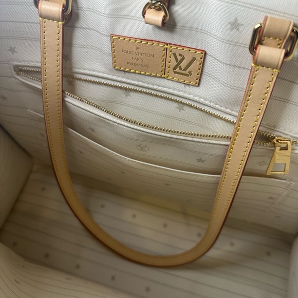 Louis Vuitton RARE ONTHEGO GM Purse Tote “Palma De Mallorca” Spain M20906 - Picture 10 of 11